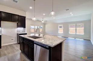 1724 Heritage Maples, New Braunfels, TX 78132 - Photo 11