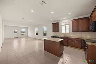 308 Bedford Falls Lane, Jarrell, TX 76537 - Photo 7