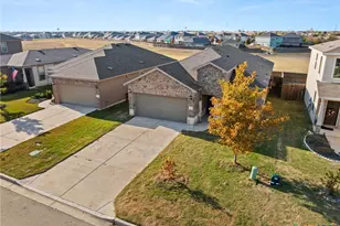 308 Bedford Falls Ln, Jarrell, TX 76537 - Photo 41