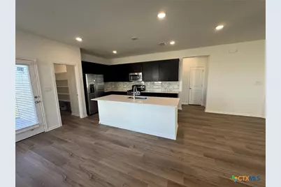 3725 Pin Oak Hills, Seguin, TX 78155 - Photo 5