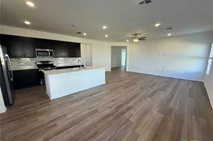3725 Pin Oak Hls, Seguin, TX 78155 - Photo 3