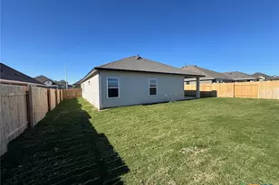 3725 Pin Oak Hls, Seguin, TX 78155 - Photo 13