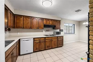 5523 King Richard St, San Antonio, TX 78229 - Photo 9