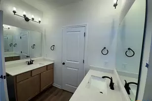 3717 Pin Oak Hls, Seguin, TX 78155 - Photo 9