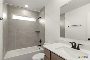 3717 Pin Oak Hls, Seguin, TX 78155 - Photo 19