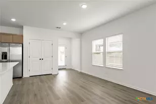 3717 Pin Oak Hls, Seguin, TX 78155 - Photo 9