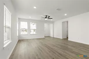 3717 Pin Oak Hls, Seguin, TX 78155 - Photo 5