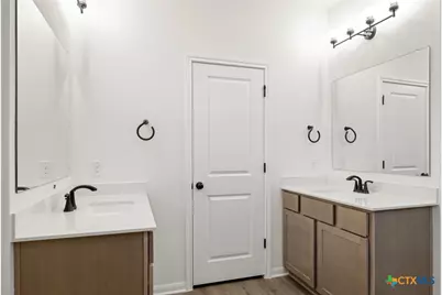 3717 Pin Oak Hills, Seguin, TX 78155 - Photo 17