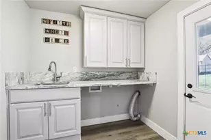 786 Renee St, Seguin, TX 78155 - Photo 13