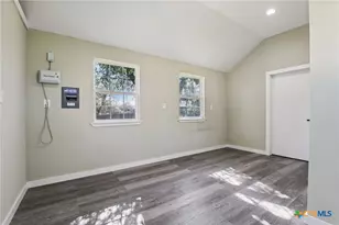 786 Renee St, Seguin, TX 78155 - Photo 33