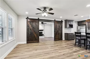 786 Renee St, Seguin, TX 78155 - Photo 9