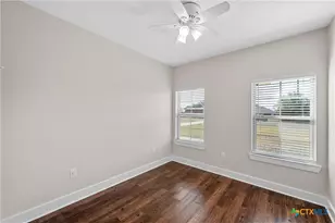 805 N Main St, McGregor, TX 76657 - Photo 15