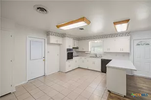 3104 Erwin Ave, Victoria, TX 77901 - Photo 5