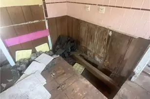 409 Dahlman St, Cuero, TX 77954 - Photo 5