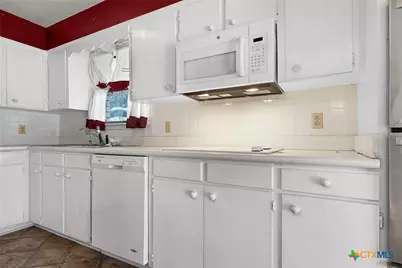 609 Rudeloff Road, Seguin, TX 78155 - Photo 17