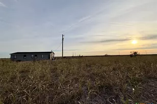 366 Co Rd 123, Buckholts, TX 76518 - Photo 21