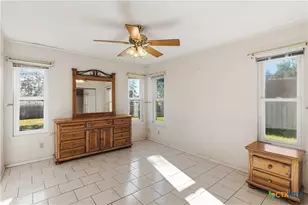 151 Hillside St, Seguin, TX 78155 - Photo 17