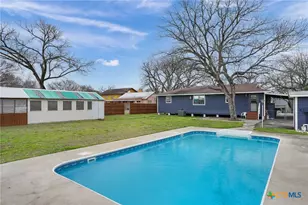 358 Lake Placid Dr, Seguin, TX 78155 - Photo 25