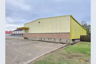1616 Avenue F, Bay City, TX 77414 - Photo 11