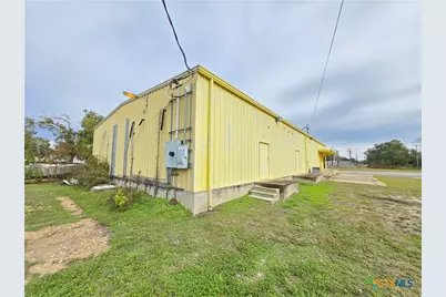 1616 Avenue F, Bay City, TX 77414 - Photo 7