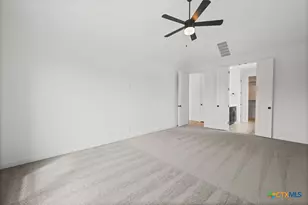 12184 Heartvine Pkwy, Schertz, TX 78154 - Photo 11