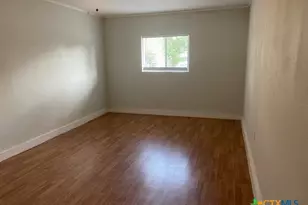 106 Huff St, Luling, TX 78648 - Photo 7