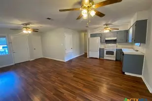 106 Huff St, Luling, TX 78648 - Photo 5