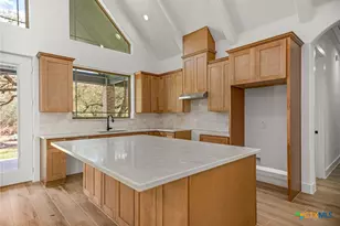 114 Center Tree Dr, Palacios, TX 77465 - Photo 17