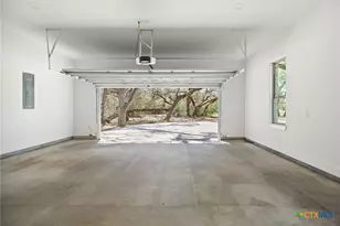 114 Center Tree Dr, Palacios, TX 77465 - Photo 5