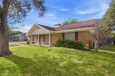 403 Salisbury Lane, Victoria, TX 77904 - Photo 3