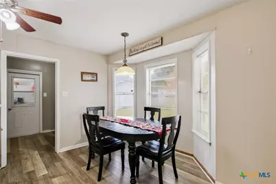 403 Salisbury Lane, Victoria, TX 77904 - Photo 9