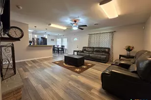 403 Salisbury Ln, Victoria, TX 77904 - Photo 5