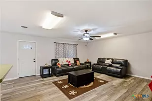 403 Salisbury Ln, Victoria, TX 77904 - Photo 5