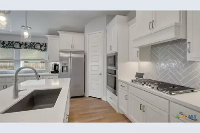 1816 Field Brook, Seguin, TX 78155 - Photo 5