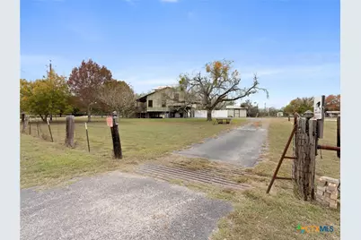 140 Englemann, Seguin, TX 78155 - Photo 5