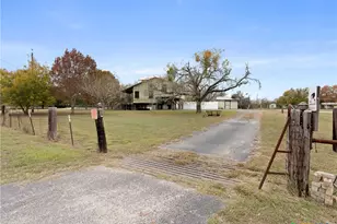 140 Englemann, Seguin, TX 78155 - Photo 5