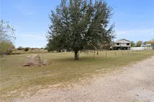 140 Englemann, Seguin, TX 78155 - Photo 7