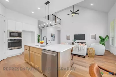 148 Spanish Oak, Castroville, TX 78009 - Photo 3