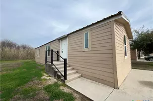 1911 Wald Rd, New Braunfels, TX 78132 - Photo 1