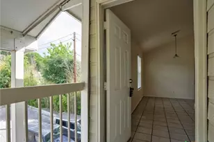 427 Lindsey St, San Marcos, TX 78666 - Photo 3
