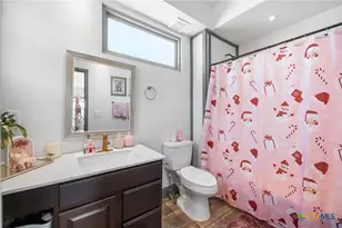 23019 Hilltop Peaks, Elmendorf, TX 78112 - Photo 19