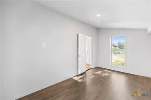 23019 Hilltop Peaks, Elmendorf, TX 78112 - Photo 39