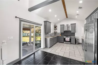 23019 Hilltop Peaks, Elmendorf, TX 78112 - Photo 7