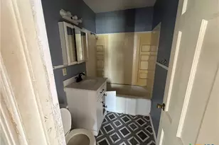 118 Massanet St, Port Lavaca, TX 77979 - Photo 3