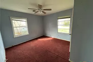 118 Massanet St, Port Lavaca, TX 77979 - Photo 5