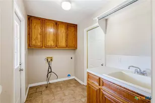 309 Dunbar Dr, Victoria, TX 77904 - Photo 33