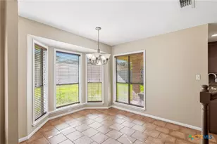 309 Dunbar Dr, Victoria, TX 77904 - Photo 5