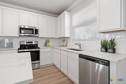 704 Seven Springs Drive, Temple, TX 76502 - Photo 9