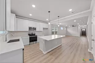 704 Seven Springs Dr, Temple, TX 76502 - Photo 31