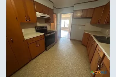 2014 E Mimosa Avenue, Victoria, TX 77901 - Photo 9